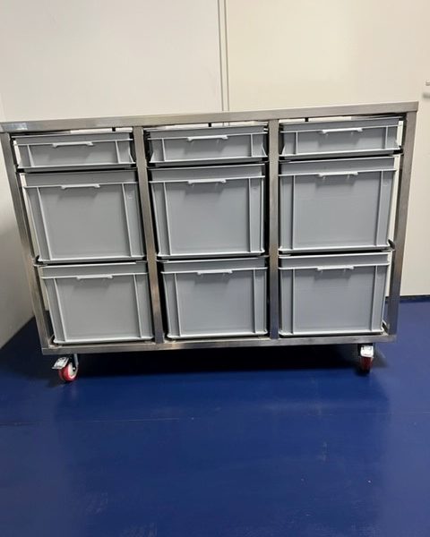 RVS grondstoffenbank 1360x630x980mm hoog